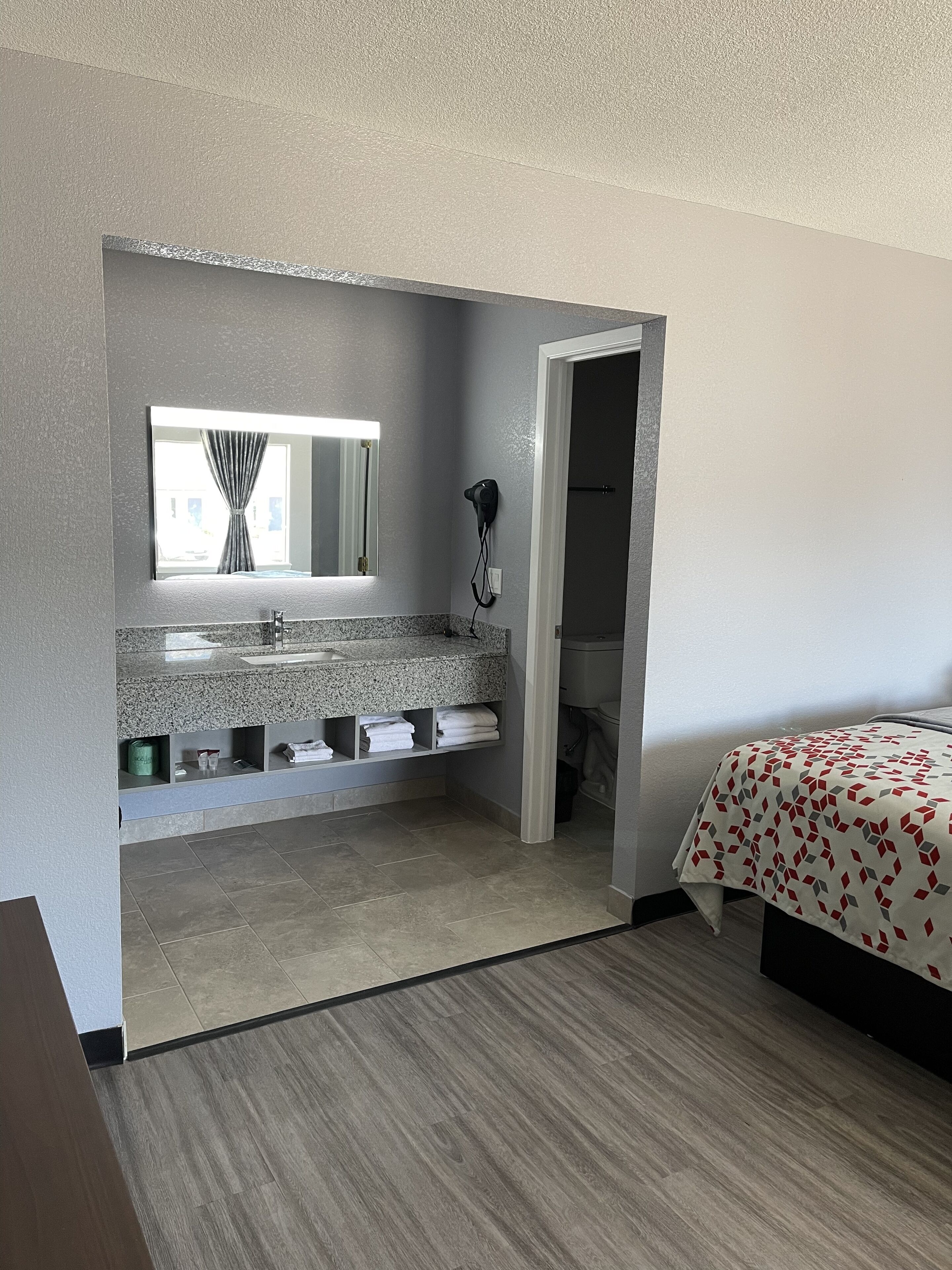 Deluxe Double Room, 2 Double Beds, Non Smoking | 암막 커튼, 방음 설비, 무료 WiFi, 침대 시트