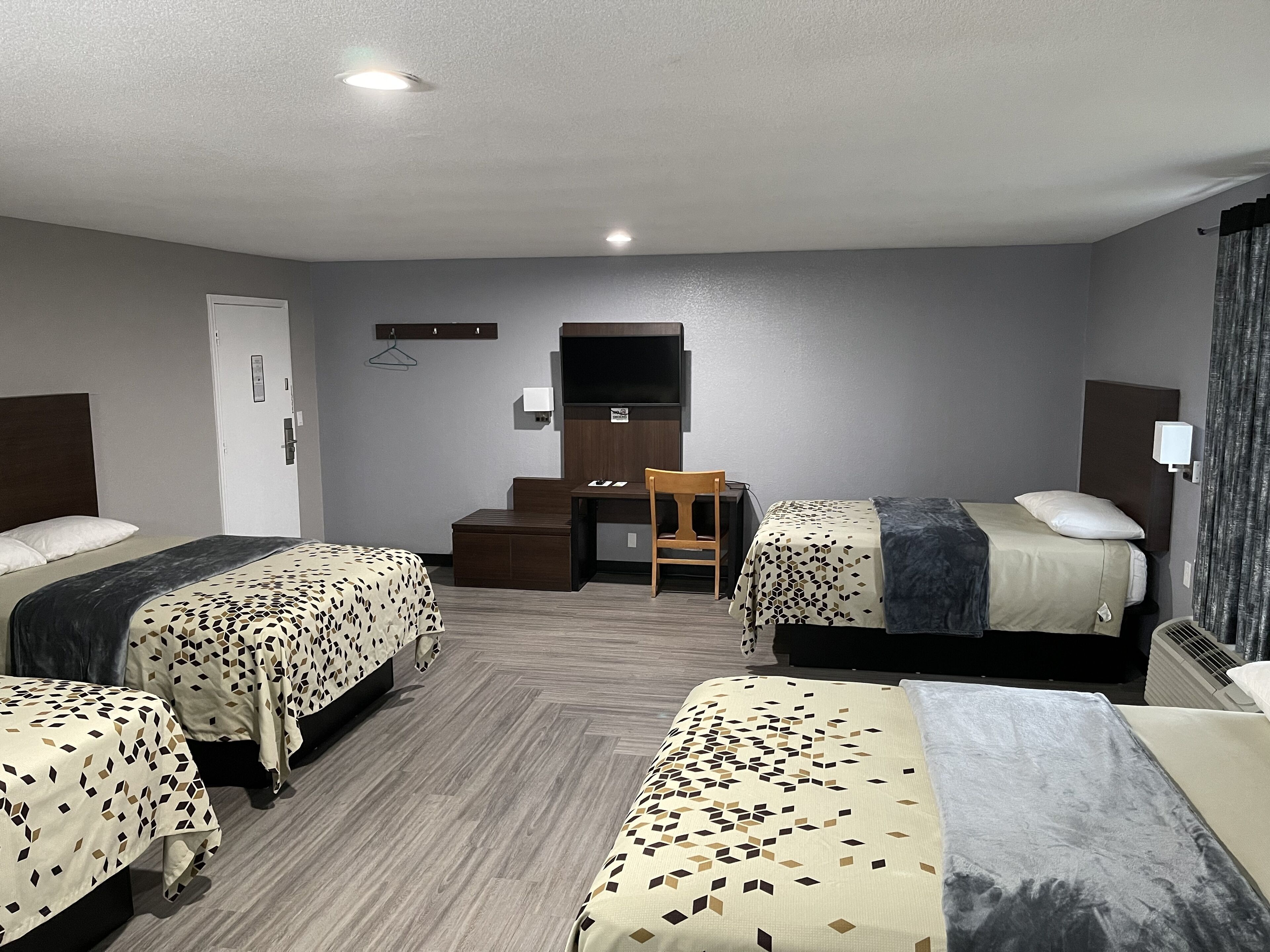 deluxe quadruple room, 4 bedrooms | blackout curtains, soundproofing, free wifi, bed sheets