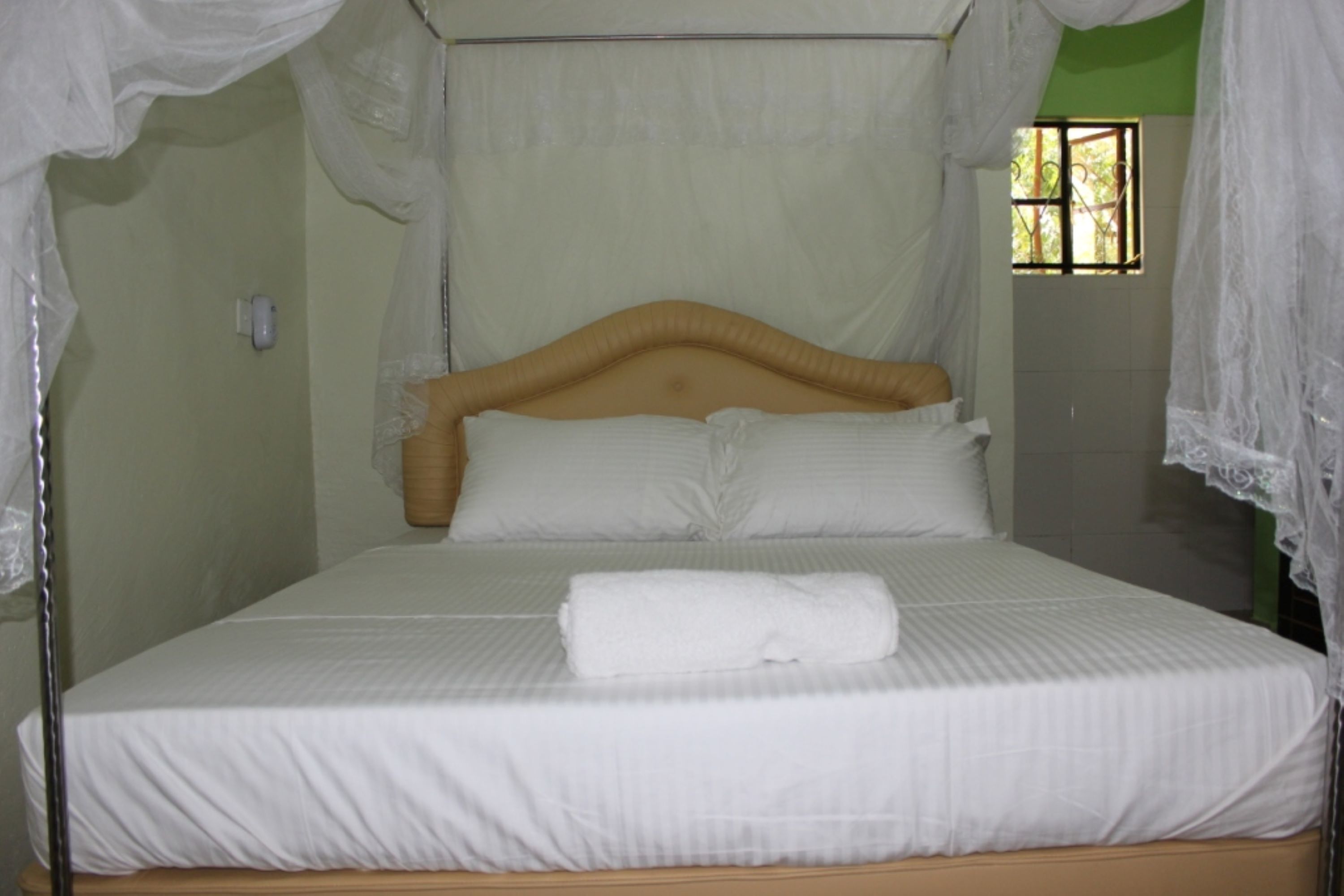 Standard Room | Meja, Wi-fi percuma, cadar katil 