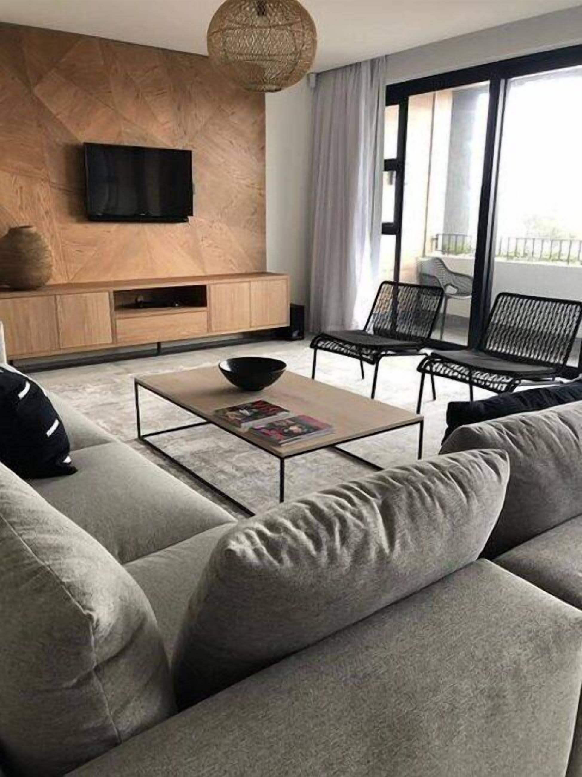 ลักซ์ชัวรี่อพาร์ทเมนท์, 3 ห้องนอน | บริเวณนั่งเล่น | สมาร์ททีวี