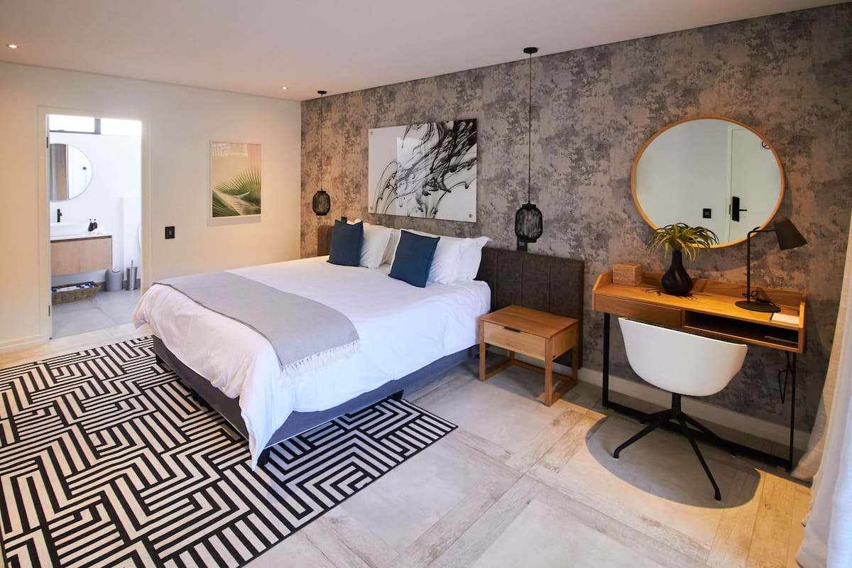 Classic Double Room | Premium bedding, minibar, in-room safe, individually decorated