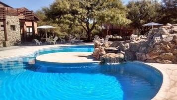 Indoor pool, 3 outdoor pools