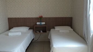Minibar, individually decorated, desk, free WiFi - Hotel Caroline (Timon)