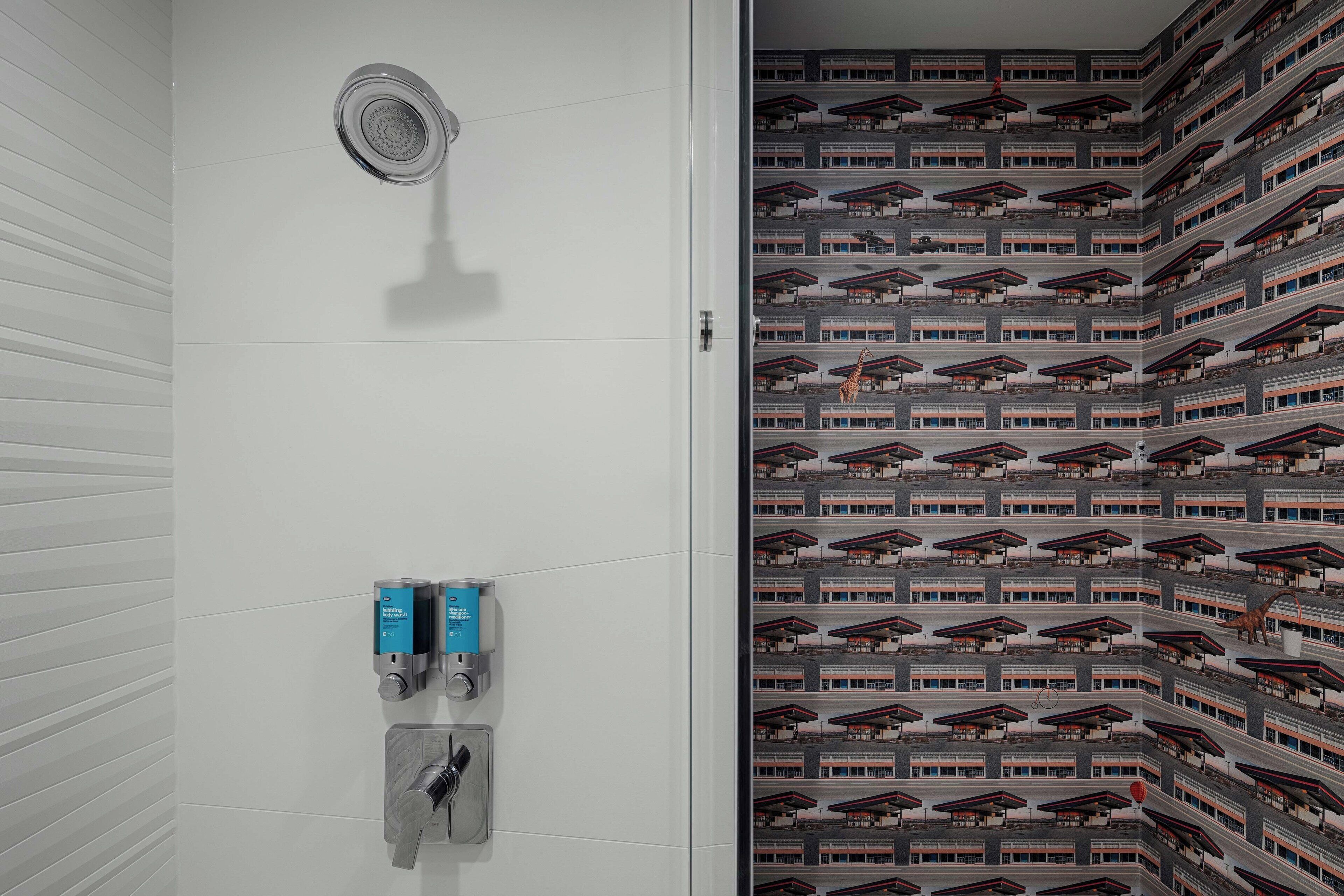 shower, hydromassage showerhead, free toiletries, hair dryer