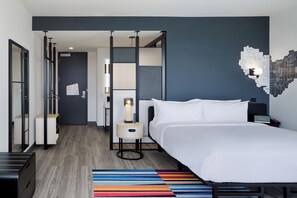 Pillowtop beds, in-room safe, individually decorated - Aloft by Marriott Columbus University District (Columbus)