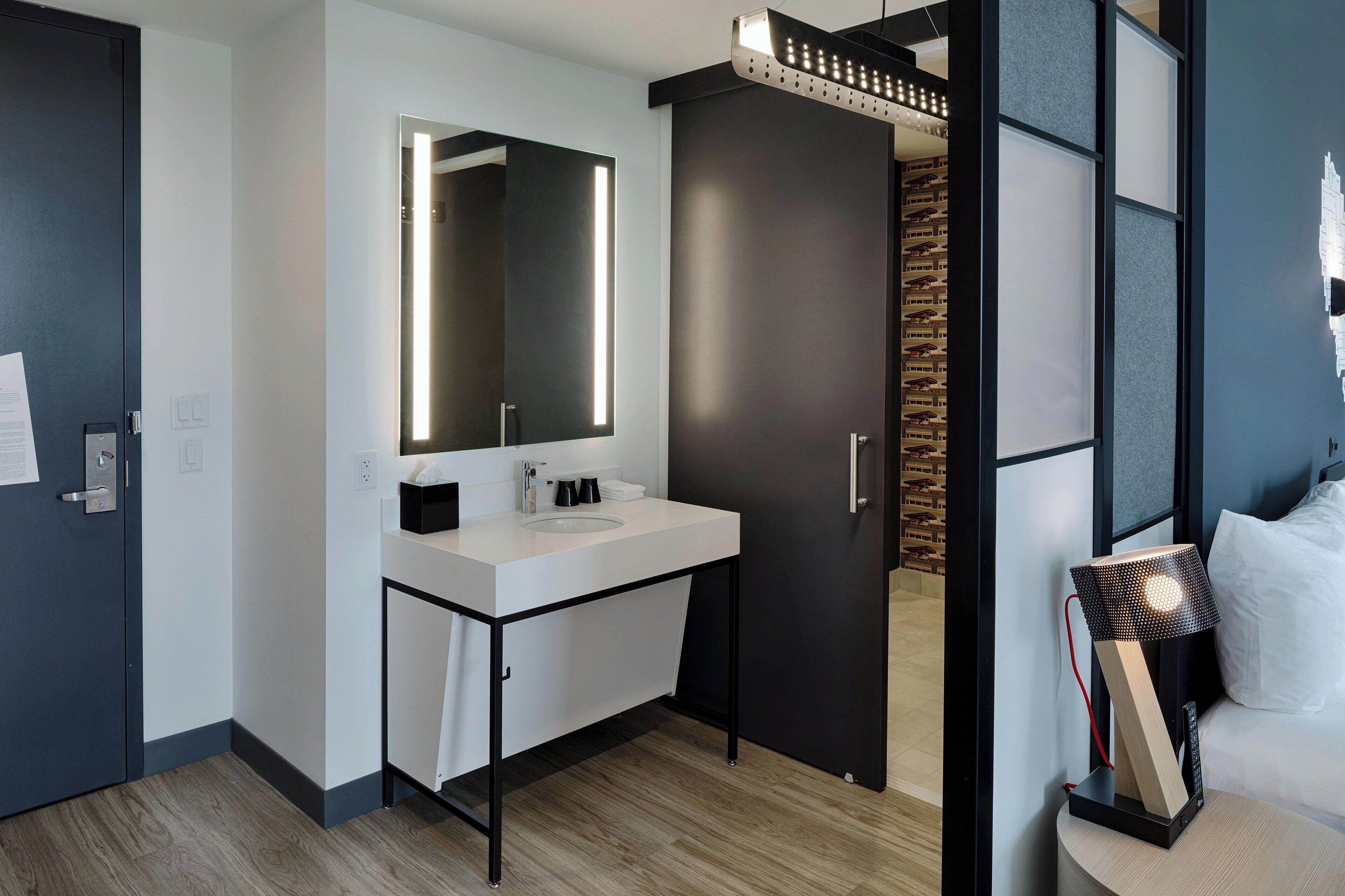 shower, hydromassage showerhead, free toiletries, hair dryer