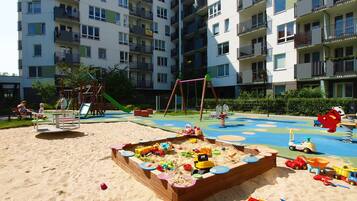 Área de juegos infantiles al aire libre