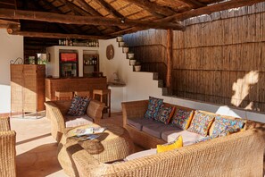 Bar (on property) - Wild Dogs Lodge (Lusaka)