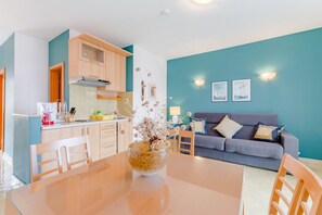 Apartment, 1 Bedroom, Terrace, Sea View | Living area