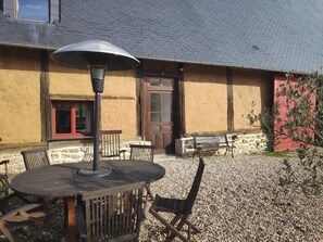 Outdoor dining - very quiet rural house (hodeng-hodenger)
