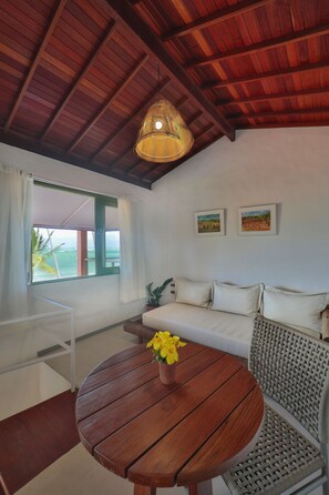 Suite Vista Mar Deluxe com Ofuro | Minibar, Bügeleisen/Bügelbrett, kostenloses WLAN, Bettwäsche