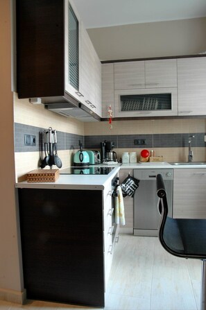 Luxury Apartment | Private kitchen | Fridge, microwave, oven, stovetop - Gazi Divine Apartment (Athens)