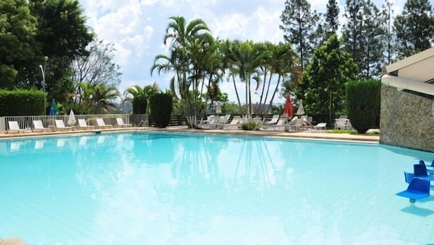 2 outdoor pools