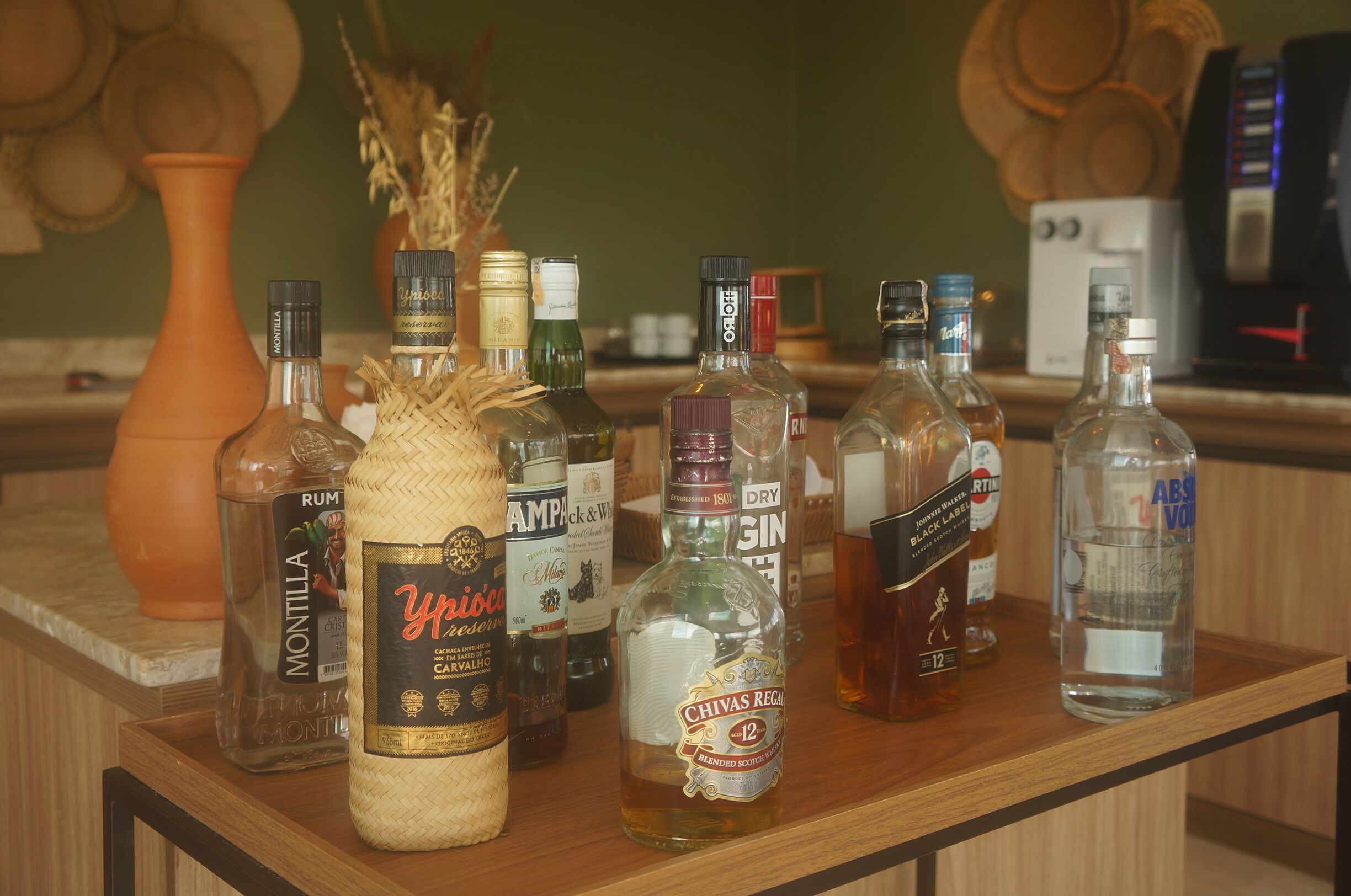 lunch and dinner served