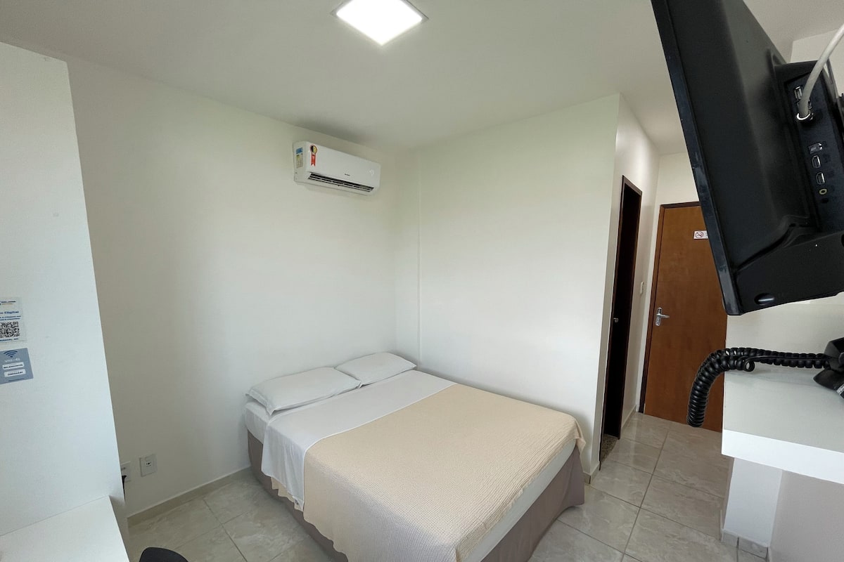 1 bedroom, minibar, desk, laptop workspace