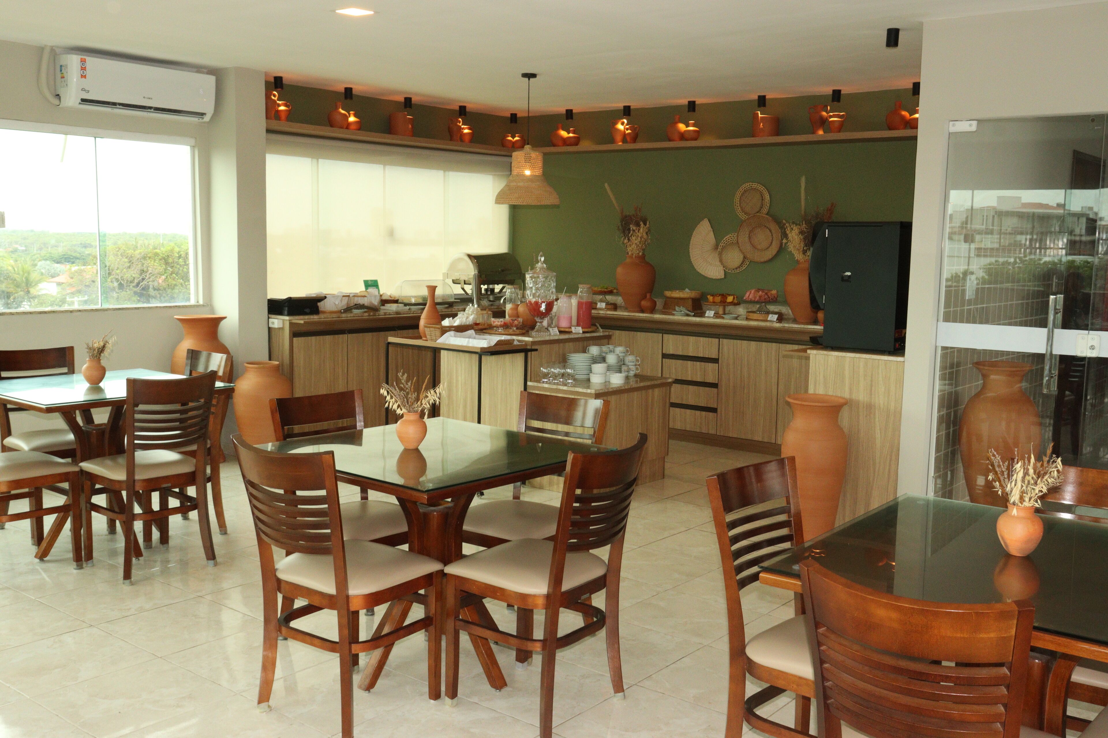 包含每日自助早餐