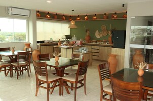 Tägliches inbegriffenes Frühstücksbuffet