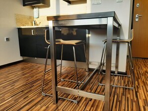Comfort Apartment | Private kitchen | Highchair, cookware/dishes/utensils - Airport Residence Amber (Warsaw)