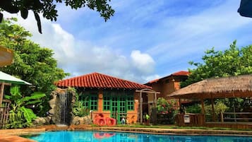 2 outdoor pools, sun loungers