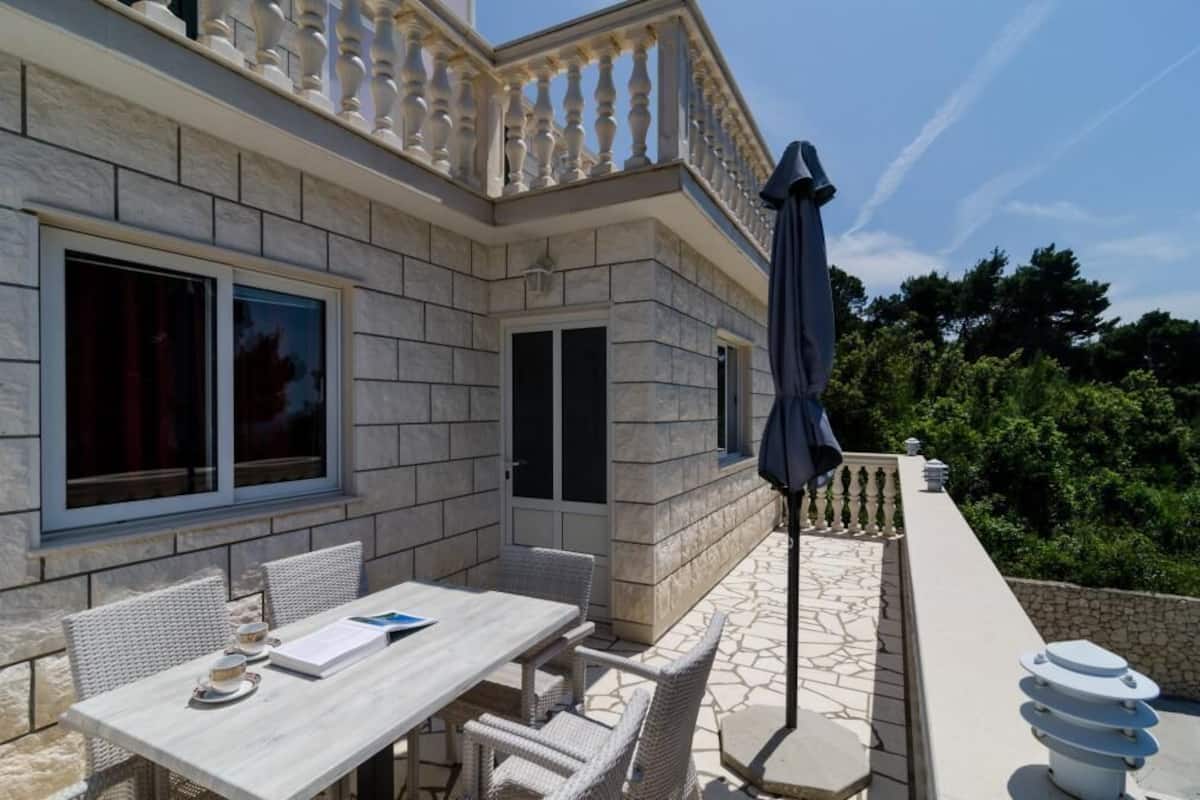 Apartment (Apartments Villa Dingač-Borak - Comf) | Balcony
