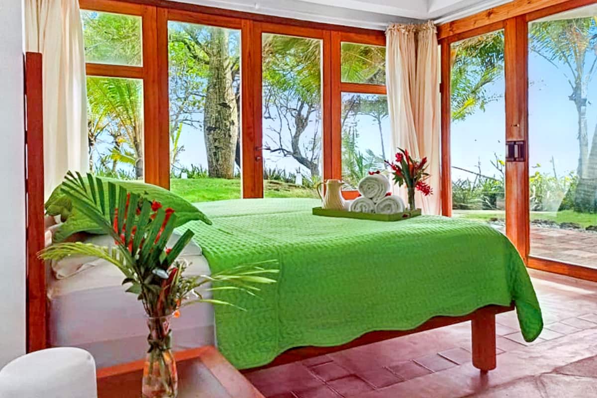 Luxe beddengoed, een kluis op de kamer, individueel gedecoreerd