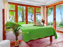 Premium bedding, in-room safe, individually decorated