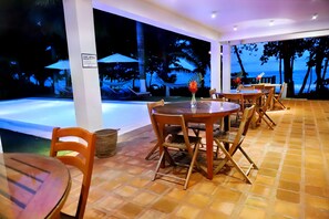 Outdoor banquet area - Ocean Properties Aparthotel Villas (Punta Mala)