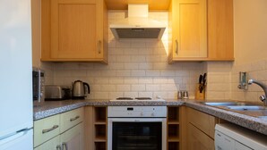 City Apartment, Private Bathroom (Centre) | Private kitchen - Higher Living - Professional Southampton Apartment (Southampton)