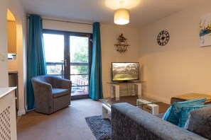 City Apartment, Private Bathroom (Centre) | Lounge - Higher Living - Professional Southampton Apartment (Southampton)