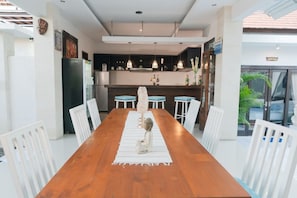Luxury Villa, 4 Bedrooms | In-room dining