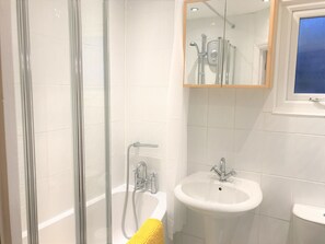 Apartment, Private Bathroom | Bathroom