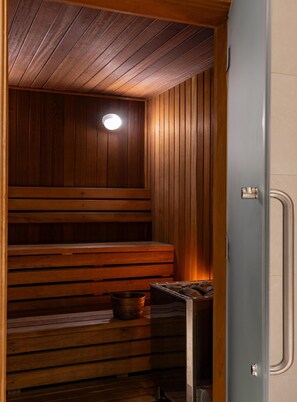 Sauna, bain à remous, hammam, massages aux pierres chaudes