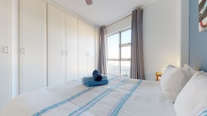 Classic Apartment, 2 Bedrooms - The Bay Views (Cape Town)