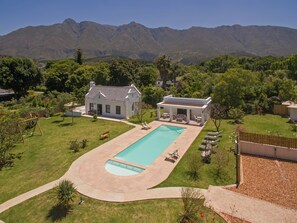 2 outdoor pools, pool loungers - Hotel Roosje van de Kaap (Swellendam)