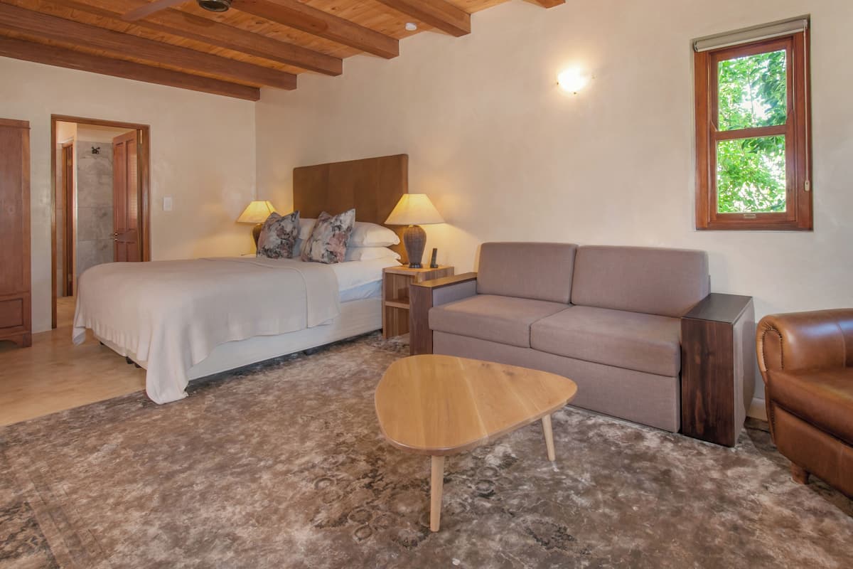 Luxury Cottage | 1 bedroom, in-room safe, individually decorated, individually furnished
