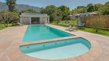 2 outdoor pools, sun loungers