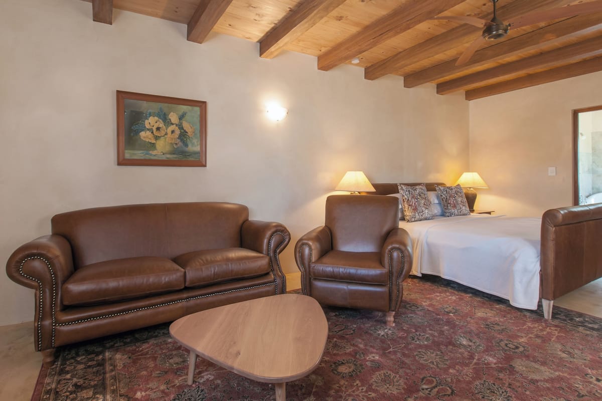 Family Cottage | 1 bedroom, in-room safe, individually decorated, individually furnished