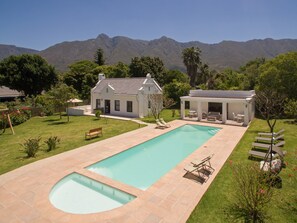2 piscinas al aire libre, tumbonas