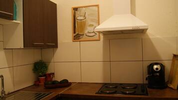 Wasserkocher mit Kaffee-/Teezubehör, Mikrowelle