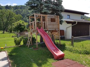 Children's area - Beautiful 4-room apartment in Feldkirch - for single use (Feldkirch)