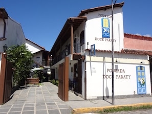 Front of property - Pousada Doce Paraty (Paraty)