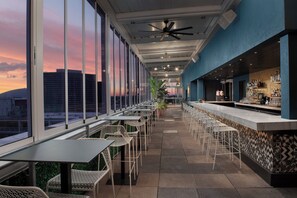 Bar (in der Unterkunft)