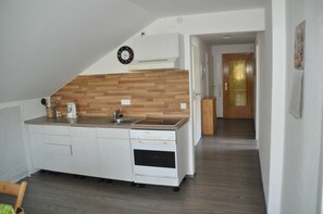 Apartment, 3 Bedrooms | Private kitchenette - Wohnen am Neckar (Neckargemuend)