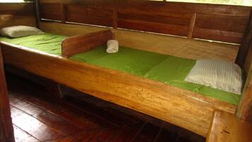 Comfort Cabin | Down duvets, pillow-top beds, free WiFi, bed sheets