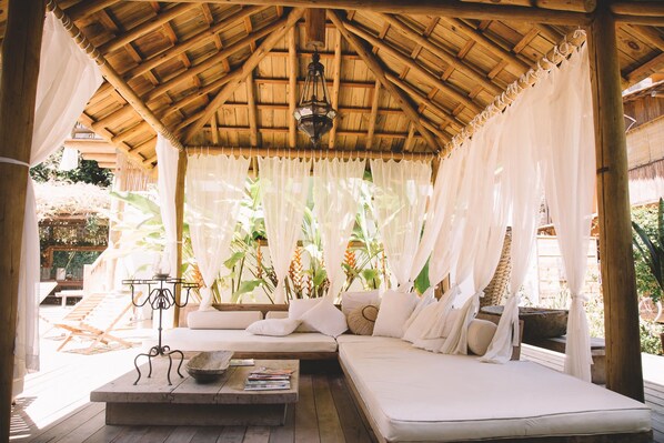 Lobby sitting area - Pousada Encantada (Porto Seguro)