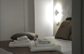 Camera doppia, vista giardino (N.3) | Una cassaforte in camera, con stile personalizzato