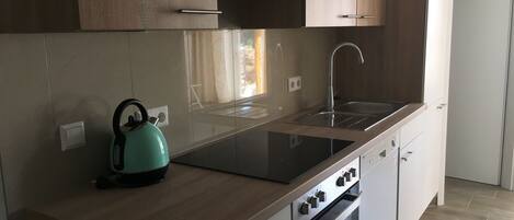 Basic Apartment, 1 Bedroom | Private kitchen