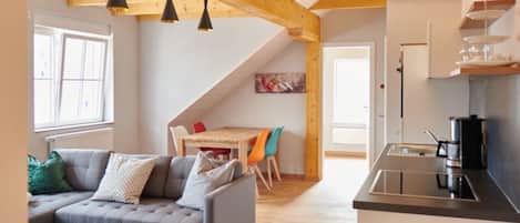 Smart-tv en een tafeltennistafel