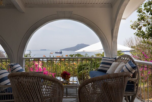 Property grounds - Casa Rosie - relax and unwind in paradise (Taboga)