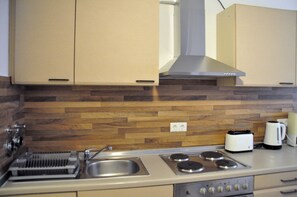 公寓, 3 间卧室, 阳台 | 私人厨房 | 冰箱、微波炉、炉灶、厨具/餐具